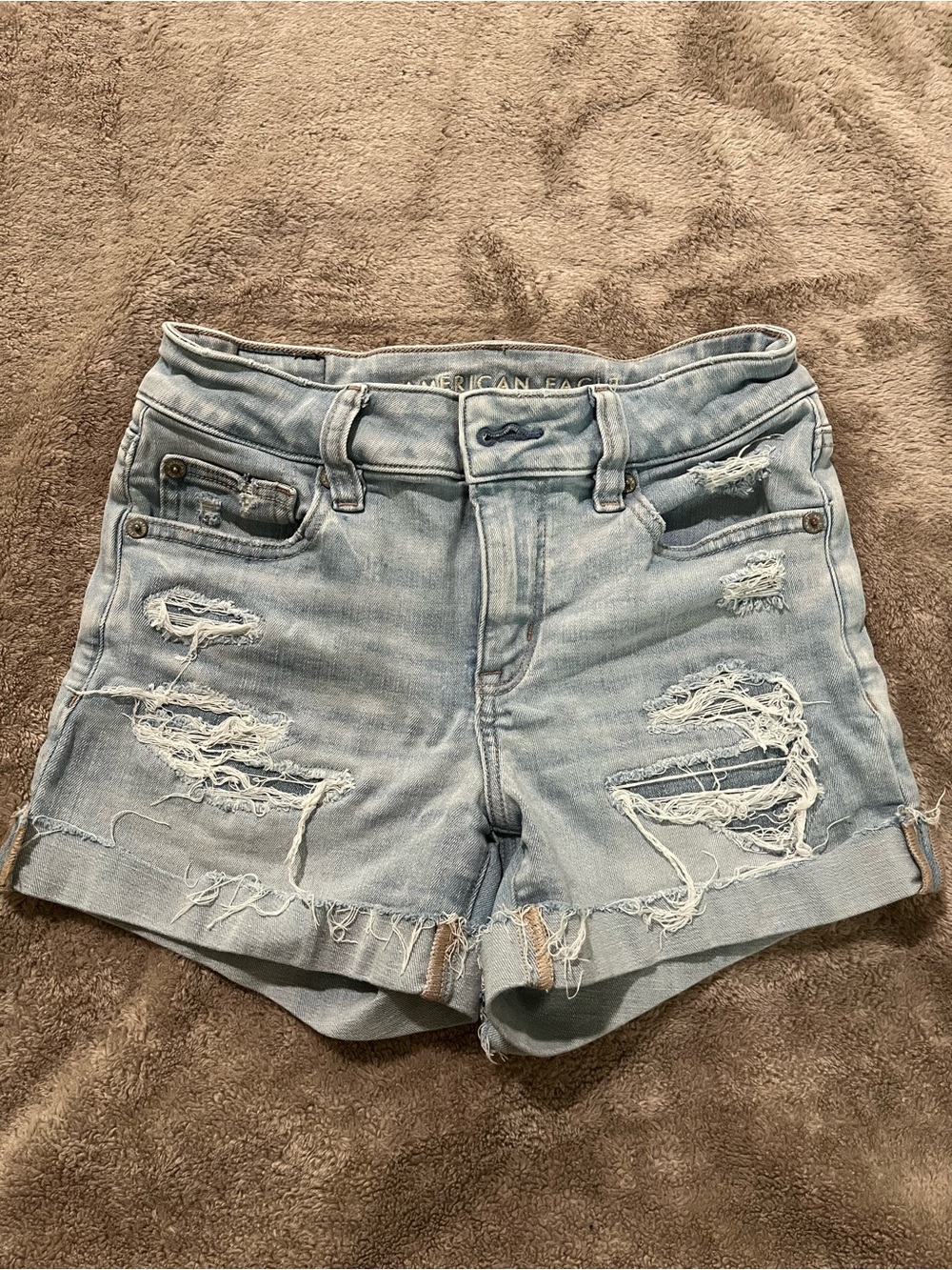 American Eagle Outfitters Light Blue Distressed Jean Shorts SIZE 00, MIDI,